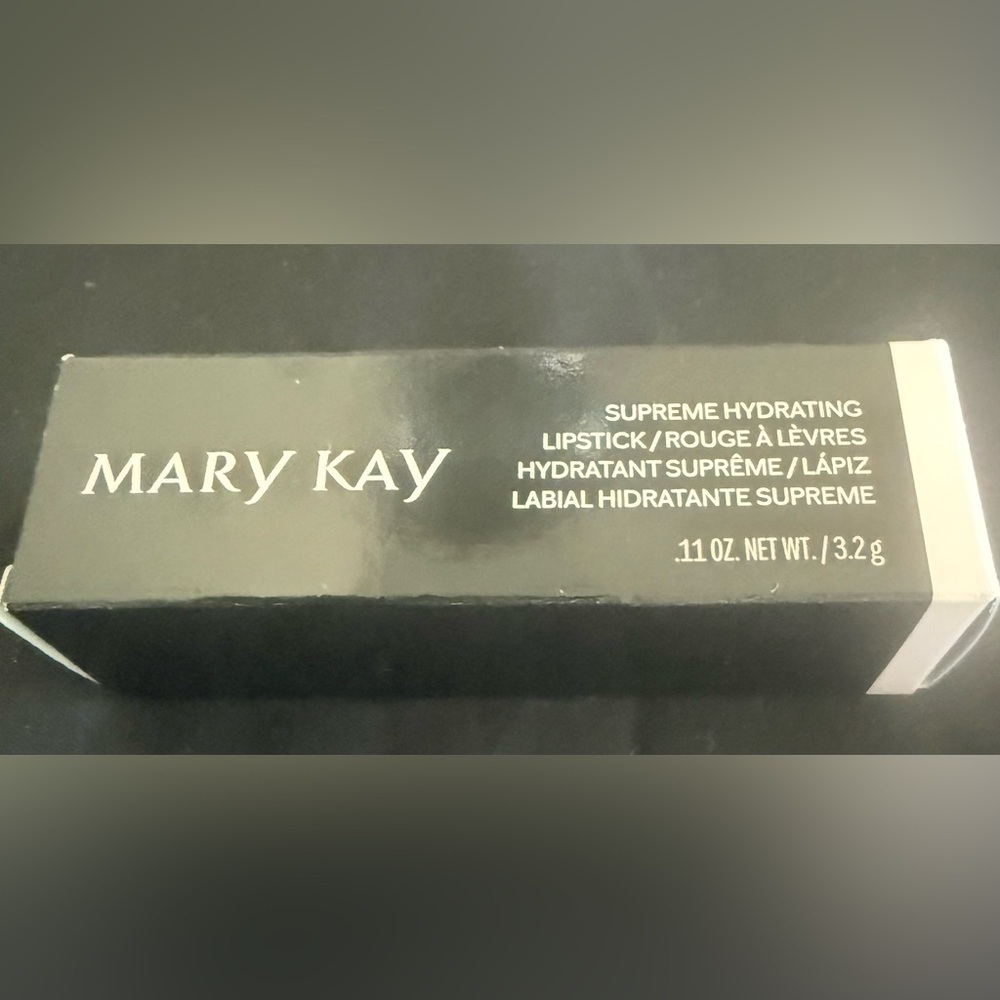 Mary Kay Supreme Hydrating Lipstick - Hushed Blush - New in Box